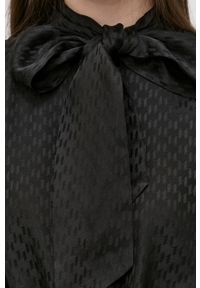 Karl Lagerfeld koszula jedwabna 220W1604 damska kolor czarny relaxed z wiązanym dekoltem. Kolor: czarny. Materiał: jedwab #4