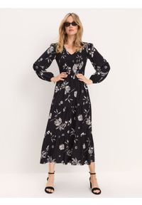 Sinsay - Wiskozowa sukienka midi z efektem stopniowania w kwiaty - wielobarwny. Materiał: wiskoza. Wzór: kwiaty. Długość: midi #1