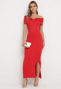 Born2be - Czerwona Sukienka Maxi Bez Ramiączek z Ozdobną Kokardą i Rozcięciem Marigore. Typ kołnierza: kokarda. Kolor: czerwony. Długość rękawa: bez ramiączek. Długość: maxi #1