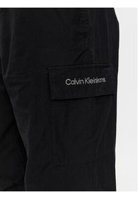 Calvin Klein Jeans Spodnie cargo Essential Regular Cargo Pant J30J324692 Czarny Regular Fit. Kolor: czarny. Materiał: bawełna #5