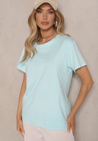 Renee - Jasnoniebieski Klasyczny T-shirt Bawełniany o Casualowym Kroju Nattine. Okazja: na co dzień. Kolor: niebieski. Materiał: bawełna. Wzór: gładki. Styl: klasyczny