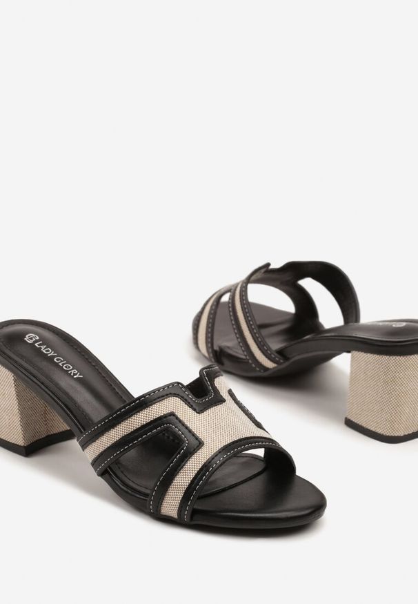 Renee - Czarne Klapki na Słupku z Geometrycznym Wzorem Ervanis. Okazja: na co dzień. Kolor: czarny. Materiał: jeans. Wzór: geometria. Obcas: na słupku. Styl: elegancki, casual