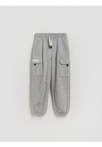 Reserved - Dresowe spodnie oversize - jasnoszary. Kolor: szary. Materiał: dresówka #1