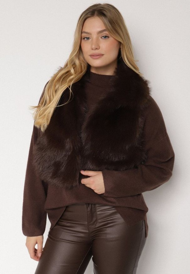 Born2be - Brązowa Kamizelka Futerko z Szerokim Kołnierzem i Kieszeniami Nettisa. Okazja: do pracy, na co dzień, na spotkanie biznesowe. Typ kołnierza: golf. Kolor: brązowy. Materiał: futro. Styl: klasyczny, casual, elegancki, biznesowy