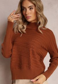 Renee - Brązowy Asymetryczny Sweter z Wełną Ozdobiony Tłoczeniem Aurorrsa. Kolor: brązowy. Materiał: wełna. Wzór: aplikacja #4