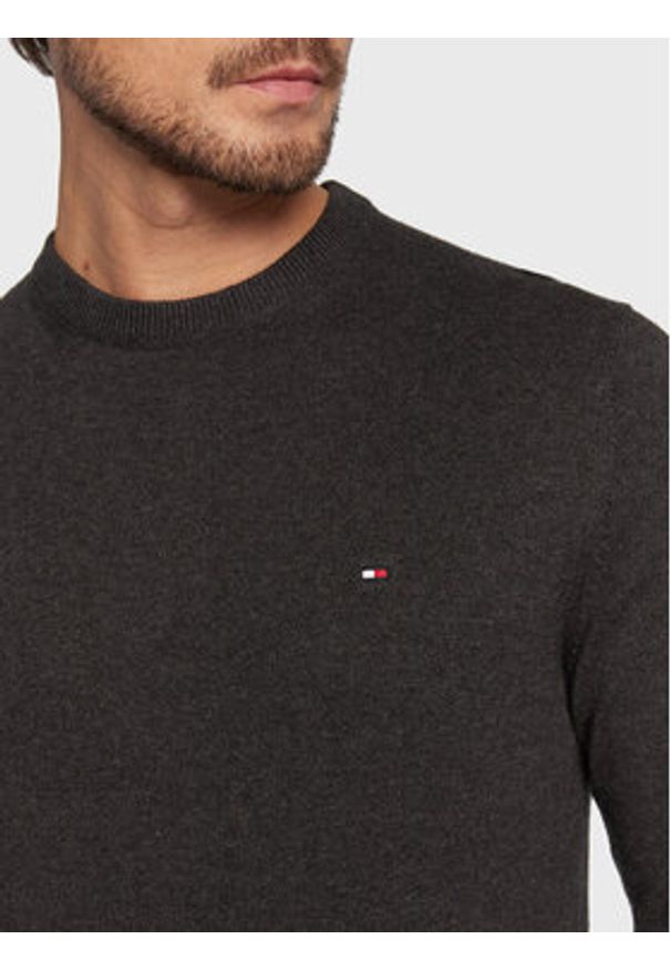 TOMMY HILFIGER - Tommy Hilfiger Sweter MW0MW28046 Szary Regular Fit. Kolor: szary. Materiał: bawełna