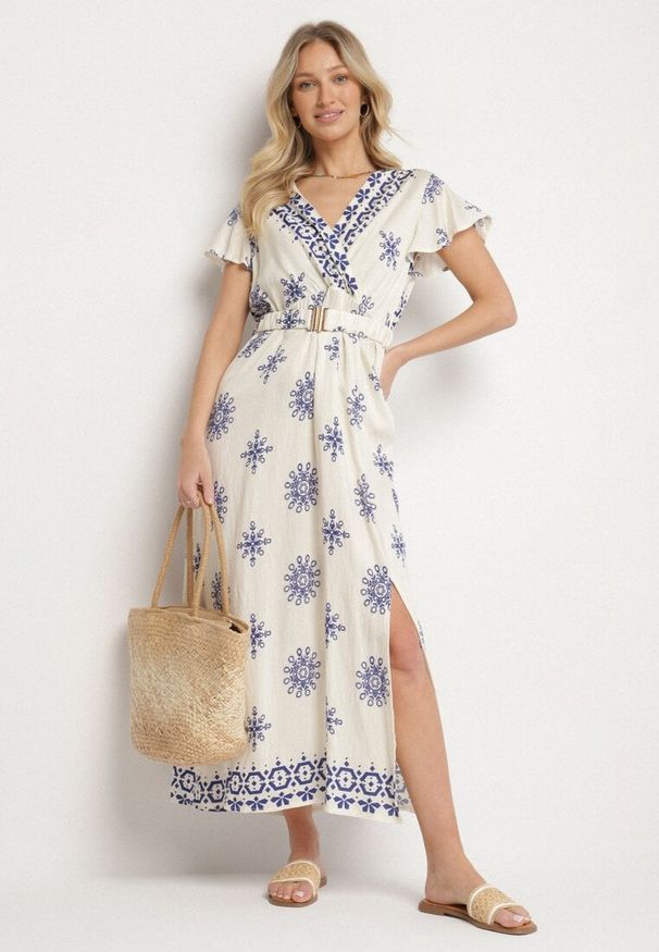 Born2be - Niebieska Sukienka w Ornamentalny Wzór z Elastycznym Paskiem Tosvanna. Okazja: na co dzień. Kolor: niebieski. Długość rękawa: krótki rękaw. Wzór: aplikacja. Typ sukienki: kopertowe, proste. Styl: klasyczny, casual, elegancki