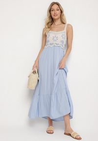 Born2be - Niebieska Wiskozowa Sukienka z Haftowanym Wzorem Rinavella. Okazja: na co dzień. Kolor: niebieski. Materiał: wiskoza. Długość rękawa: na ramiączkach. Wzór: haft. Styl: casual, klasyczny #1