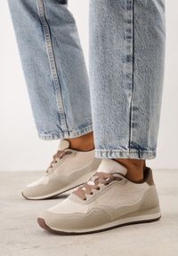 Renee - Beżowe Sneakersy Basic z Imitacji Zamszu Ozdobione Przeszyciami Nethe. Okazja: na co dzień. Zapięcie: sznurówki. Kolor: beżowy. Materiał: zamsz. Wzór: aplikacja #7