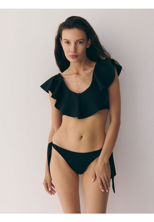 Reserved - Góra od bikini - czarny. Kolor: czarny. Materiał: dzianina