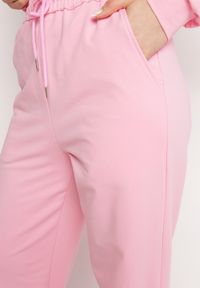 Born2be - Różowe Bawełniane Spodnie Dresowe z Szerokimi Nogawkami Alfira. Kolor: różowy. Materiał: bawełna, dresówka #3