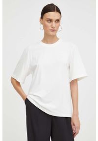 By Malene Birger t-shirt bawełniany kolor beżowy. Kolor: beżowy. Materiał: bawełna. Długość rękawa: krótki rękaw. Długość: krótkie. Wzór: gładki. Styl: klasyczny #1
