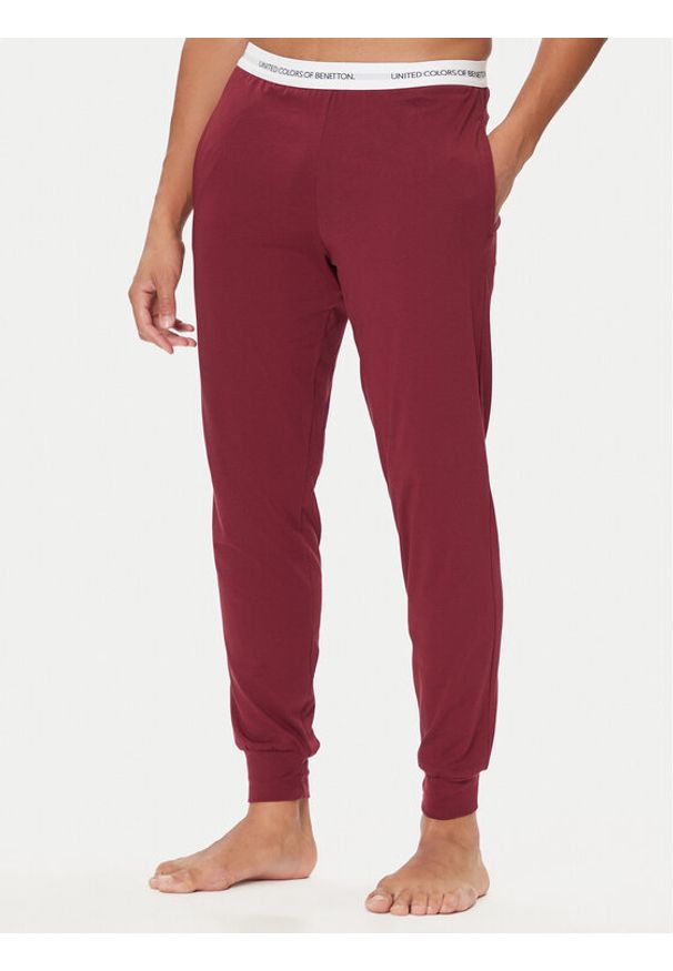 United Colors of Benetton - United Colors Of Benetton Spodnie piżamowe 30964F00V Bordowy Regular Fit. Kolor: czerwony. Materiał: bawełna