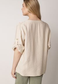Born2be - Beżowa Koszula z Wiskozy z Haftowanymi Kwiatami Sylimeine. Okazja: na co dzień. Kolekcja: plus size. Kolor: beżowy. Materiał: wiskoza. Wzór: haft, kwiaty. Sezon: lato. Styl: casual, klasyczny #3
