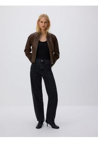 Reserved - Skórzana kurtka ze stójką - brązowy. Typ kołnierza: kołnierzyk stójkowy. Kolor: brązowy. Materiał: skóra #1