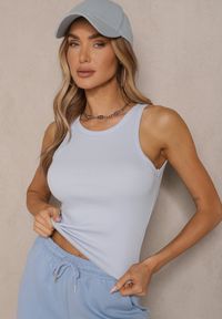 Renee - Jasnoniebieski Prążkowany Top z Bawełny Ravzedi. Okazja: na co dzień. Kolor: niebieski. Materiał: prążkowany, bawełna. Styl: klasyczny, casual #3