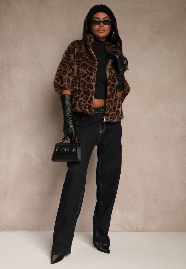 Renee - Panterkowa Trapezowa Kurtka Futerko z Rękawami Długości 3/4 Tadeva. Materiał: futro. Styl: elegancki