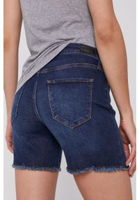 DKNY - Dkny Szorty jeansowe damskie kolor granatowy gładkie medium waist. Okazja: na co dzień. Kolor: niebieski. Materiał: jeans. Wzór: gładki. Styl: casual #4