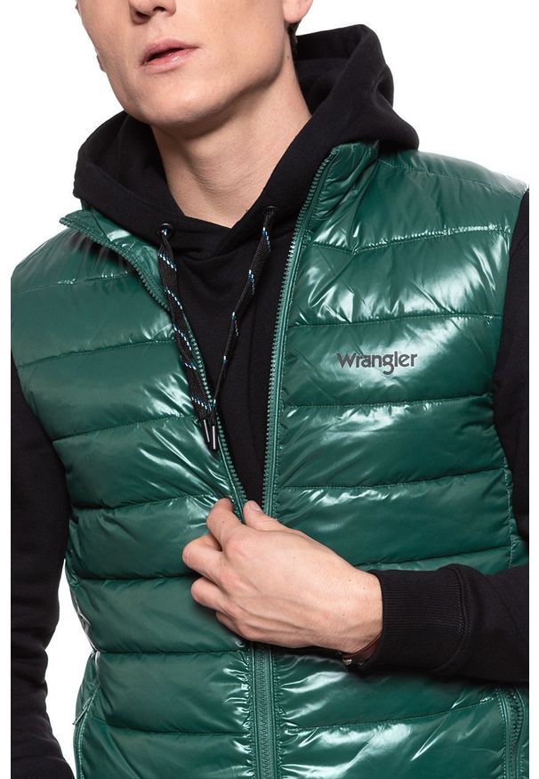 Wrangler - MĘSKI BEZRĘKAWNIK WRANGLER PUFFER VEST PINE W4A3XTG01 112129073. Materiał: puch. Długość rękawa: bez rękawów