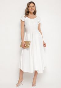 Born2be - Biała Sukienka z Bawełną Typu Hiszpanka z Ozdobnymi Bufkami Lunaleia. Okazja: na co dzień. Typ kołnierza: dekolt hiszpanka. Kolor: biały. Materiał: bawełna. Styl: casual, elegancki, klasyczny #3