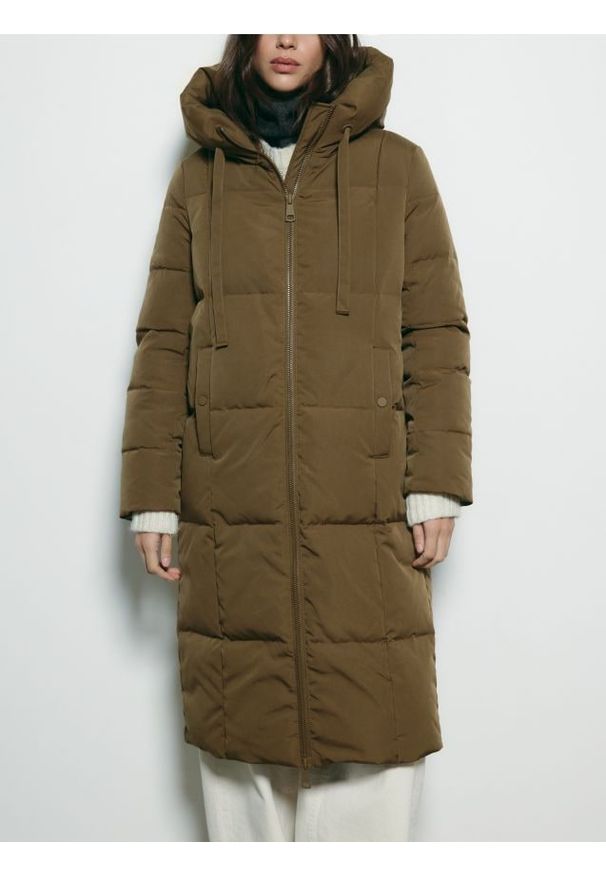 Reserved - Pikowana kurtka z puchem - ciemnozielony. Kolor: zielony. Materiał: puch