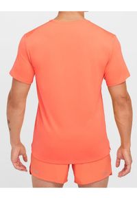 Koszulka do biegania męska Nike Miler Dri-Fit UV. Kolor: pomarańczowy. Technologia: Dri-Fit (Nike)