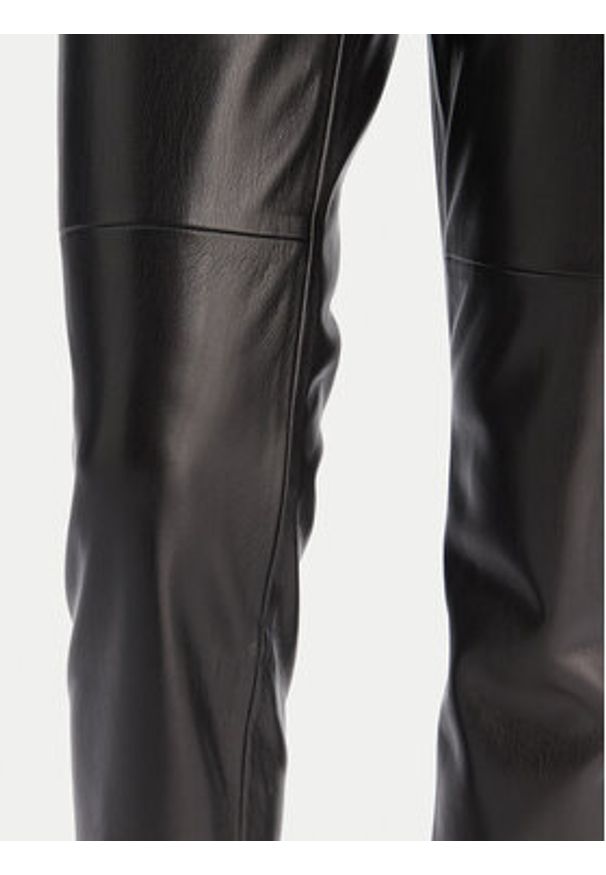 BOSS Spodnie z imitacji skóry C_Taskin 50551469 Czarny Slim Fit. Kolor: czarny. Materiał: skóra