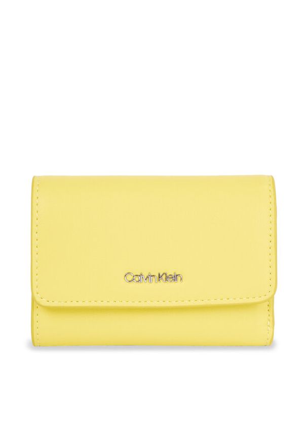 Calvin Klein Mały Portfel Damski Ck Must Small Trifold K60K611934 Żółty. Kolor: żółty. Materiał: skóra