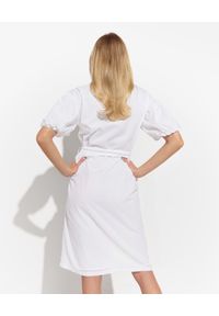 PESERICO - Biała sukienka mini. Kolor: biały. Materiał: materiał, bawełna. Wzór: aplikacja. Sezon: wiosna, lato. Długość: mini
