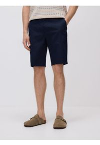 Reserved - Szorty regular z lyocellem - granatowy. Kolor: niebieski. Materiał: tkanina