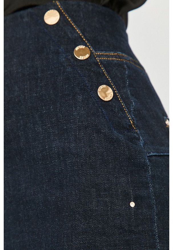 Guess - Spódnica jeansowa. Kolor: niebieski. Materiał: jeans