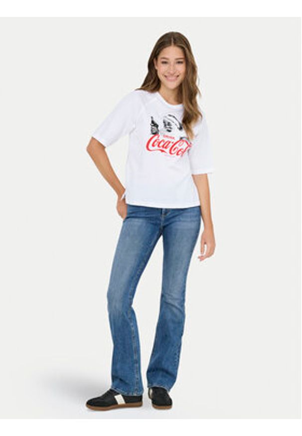 only - ONLY T-Shirt Coca Cola 15355794 Biały Regular Fit. Kolor: biały. Materiał: bawełna