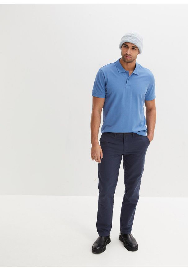 bonprix - Koszulka polo z czystej bawełny organicznej piqué. Typ kołnierza: polo. Kolor: niebieski. Materiał: bawełna. Długość rękawa: krótki rękaw. Długość: krótkie
