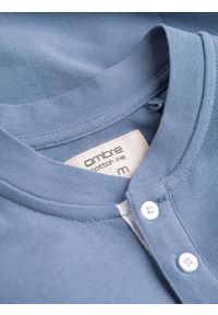 Ombre Clothing - Koszulka męska polo bez kołnierzyka - niebieska V3. Typ kołnierza: polo, bez kołnierzyka. Kolor: niebieski. Materiał: bawełna. Długość: długie #2