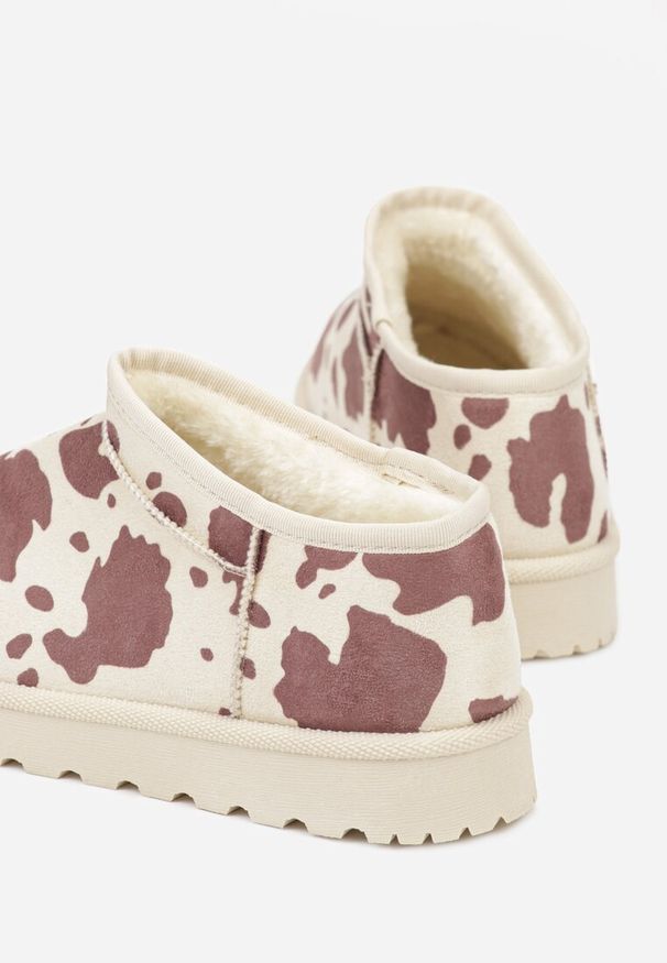 Born2be - Brązowe w krowie łaty Wsuwane Śniegowce z Niską Cholewką Alodla. Okazja: na co dzień, na spacer. Wysokość cholewki: przed kostkę. Zapięcie: bez zapięcia. Kolor: brązowy. Materiał: wełna, jeans, puch. Szerokość cholewki: normalna. Styl: casual