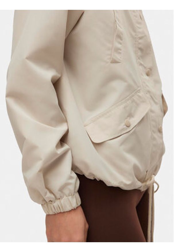 Vero Moda Kurtka przejściowa Siri 10301420 Beżowy Regular Fit. Kolor: beżowy. Materiał: syntetyk