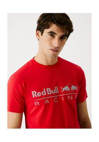 Pepe Jeans T-Shirt Red Bull Racing Logo Print 2025 Czerwony Regular Fit. Kolor: czerwony. Materiał: bawełna. Wzór: nadruk