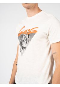 Guess T-Shirt | MBYI05R8G02 | Mężczyzna | Ecru, Kremowy. Kolor: kremowy. Materiał: bawełna. Wzór: nadruk #6