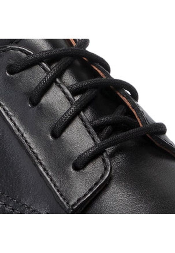 Clarks Półbuty Un Aldric Lace 261326777 Czarny. Kolor: czarny. Materiał: skóra