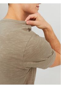Jack & Jones - Jack&Jones T-Shirt Split 12164972 Beżowy Standard Fit. Kolor: beżowy. Materiał: bawełna #4