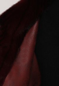 Born2be - Bordowy Płaszcz Futerko o Kroju Oversize z Kieszeniami z Klapami Namys. Okazja: na co dzień, na randkę, na spacer. Kolor: czerwony. Materiał: futro. Styl: casual #6