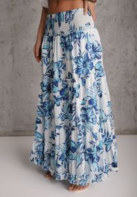 Renee - Niebieska Letnia Spódnica z Bawełny w Kwiaty Zdobiona Kaskadowymi Przeszyciami Mereros. Kolor: niebieski. Materiał: bawełna. Wzór: aplikacja, kwiaty. Sezon: lato. Styl: boho #2