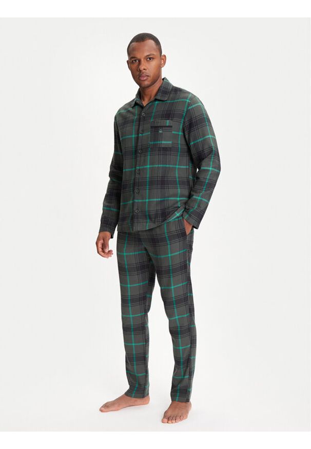 United Colors of Benetton - United Colors Of Benetton Piżama 43UL4P00A Zielony Regular Fit. Kolor: zielony. Materiał: bawełna