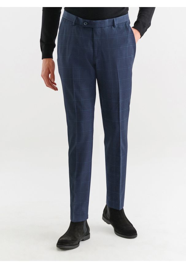 Pako Lorente - PAKO LORENTE – Granatowe spodnie garniturowe z wełną. Kolor: niebieski. Materiał: wełna