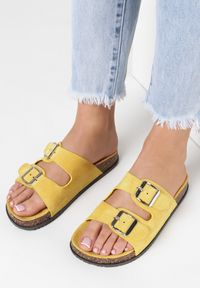 Born2be - Żółte Klapki Kleogoria. Nosek buta: okrągły. Kolor: żółty. Materiał: jeans #5