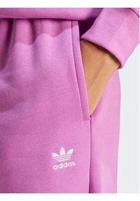 Adidas - adidas Spodnie dresowe Essentials IR5964 Różowy Regular Fit. Kolor: różowy. Materiał: bawełna #5
