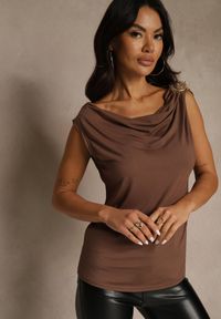 Renee - Brązowy Top z Wiskozy z Lejącym Dekoltem i Aplikacją w Kształcie Słońca Reilena. Kolor: brązowy. Materiał: wiskoza. Wzór: aplikacja #4