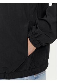 Calvin Klein Jeans Wiatrówka J30J325106 Czarny Regular Fit. Kolor: czarny. Materiał: syntetyk