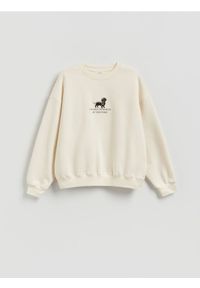 Reserved - Bluza z ozdobnym haftem - kremowy. Kolor: kremowy. Materiał: bawełna, dzianina. Wzór: haft