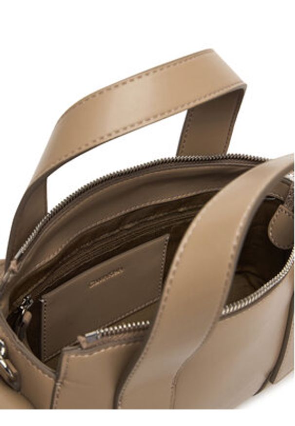 Calvin Klein Torebka Webbing Strap Pocket Bag LV04F3291G Beżowy. Kolor: beżowy. Materiał: skórzane